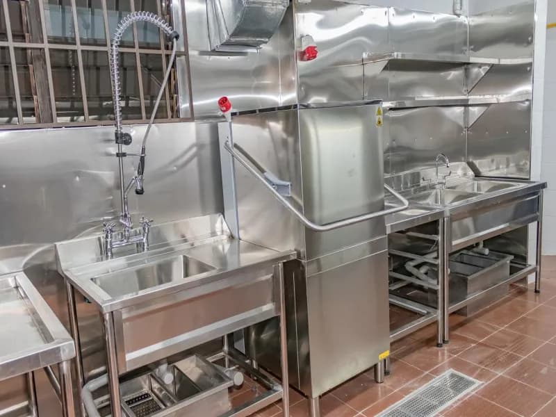 FAST FOOD COMMERCIAL KITCHEN - Image 2
