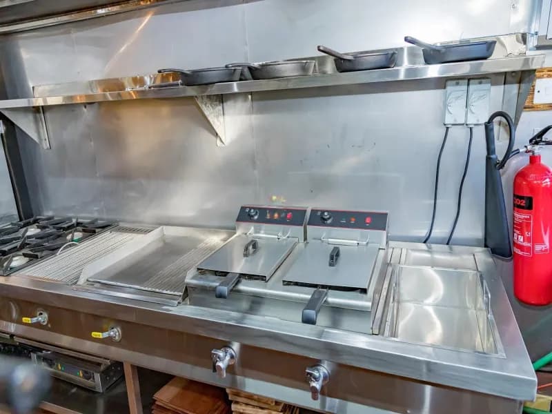 COMMERCIAL KITCHEN FOR A BAR - Image 2