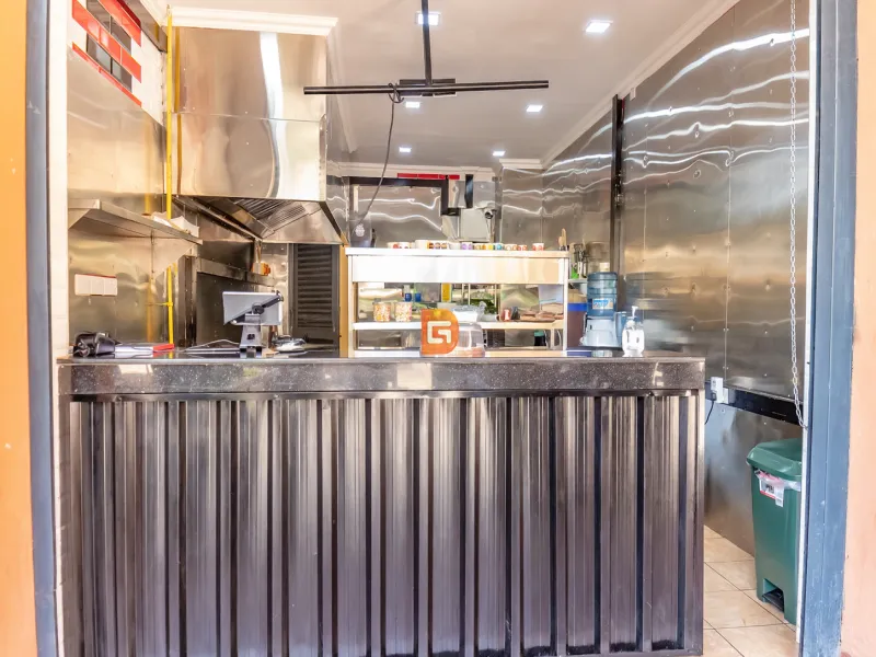 SHIPPING CONTAINER COMMERCIAL KITCHEN - Image 2